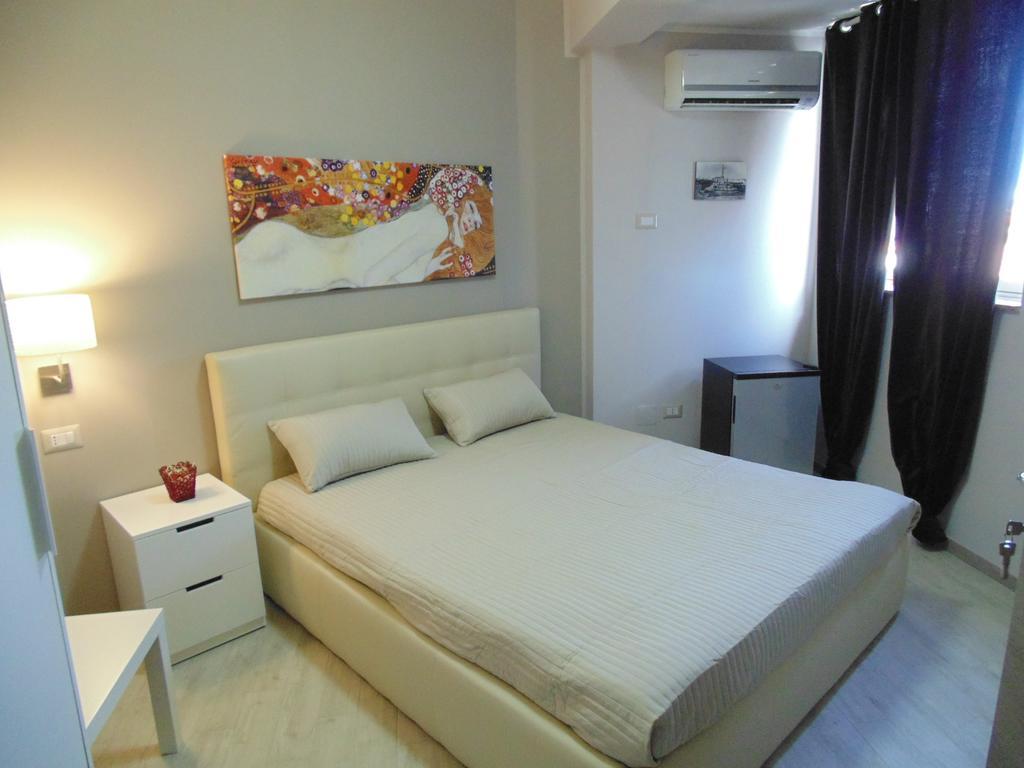 Attico Del Sole Bed & Breakfast Rometta Marea Exterior photo